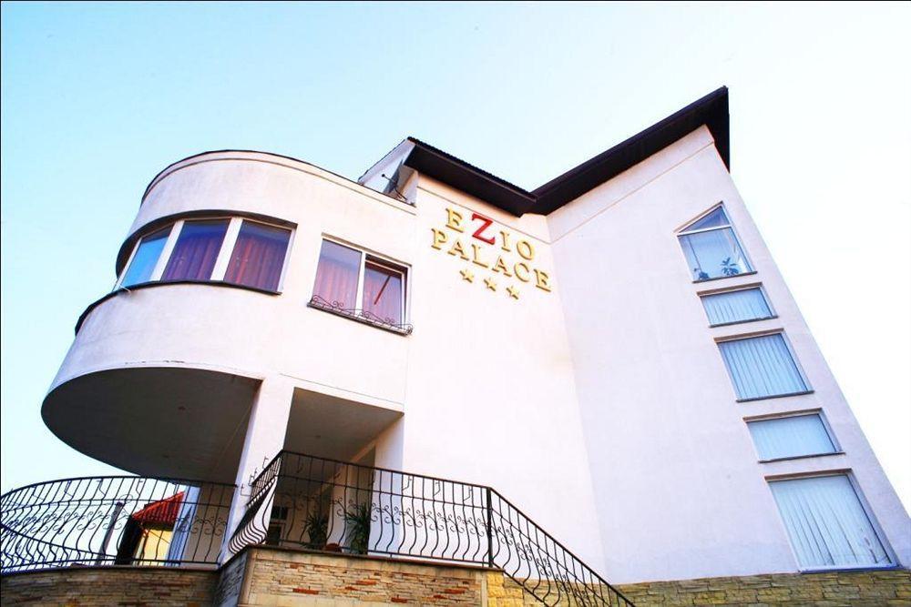 Hotel Ezio Codru Exterior foto